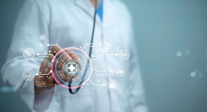 Medtronic и NHS Манчестера создадут технологии для роботической хирургии и ИИ