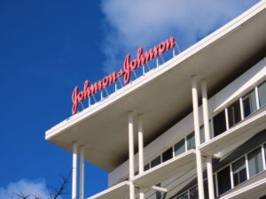 Инновационный препарат Rybrevant от J&J демонстрирует эффективность в онкологии